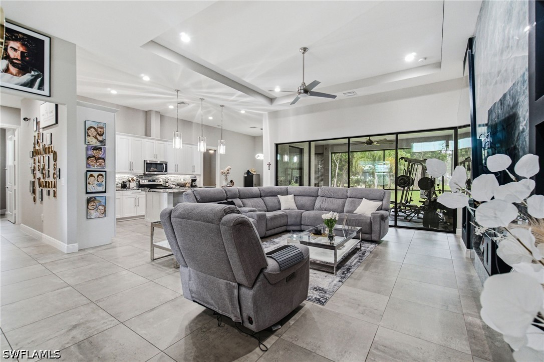 4 Bed SingleFamilyResidence for Sale in Naples, photo 11
