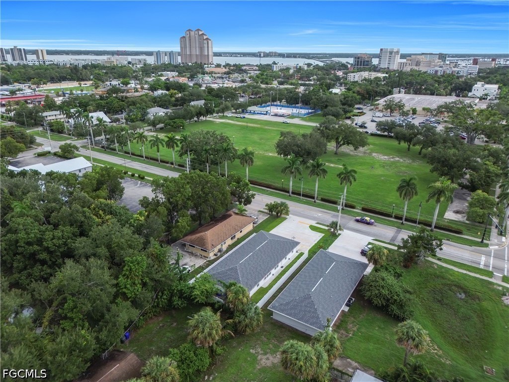 6 Bed Duplex for Sale in Fort Myers, photo 11