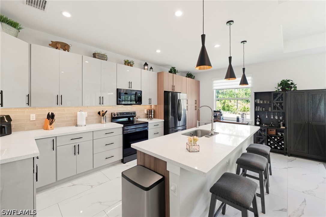 3 Bed SingleFamilyResidence for Sale in Naples, photo 11