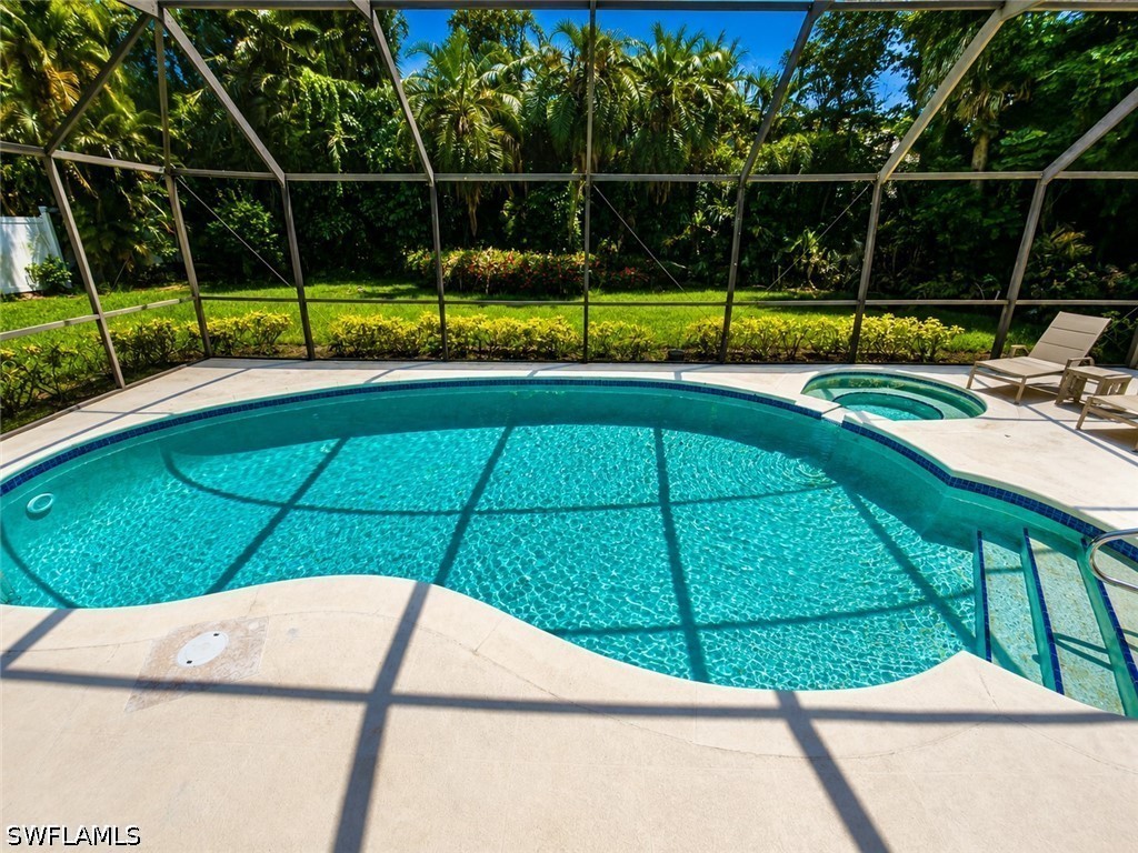 4 Bed Pool Home for Sale in Moorings, photo 11