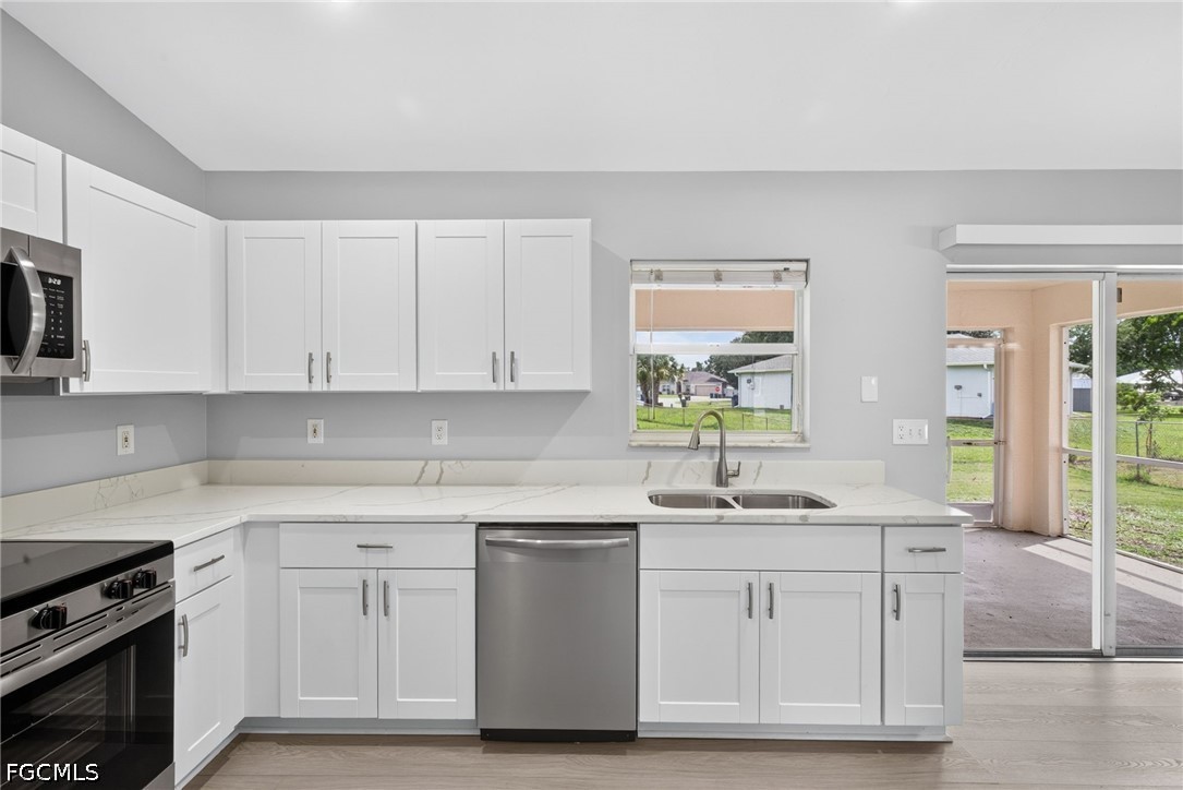 3 Bed SingleFamilyResidence for Sale in Lehigh Acres, photo 11