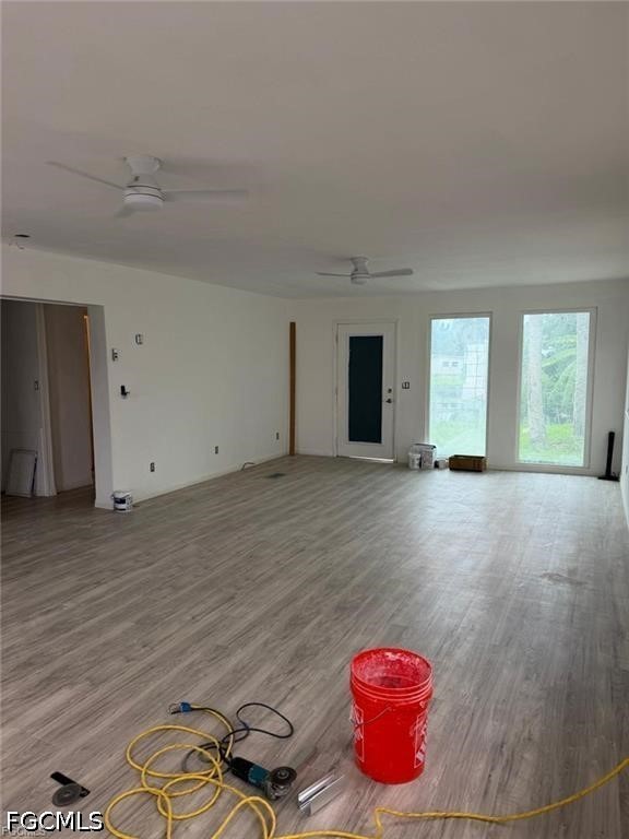 2 Bed Waterfront Home for Sale in Fort Myers Estates, photo 11