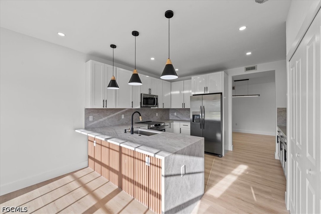 3 Bed Condominium for Sale in Fort Myers, photo 11