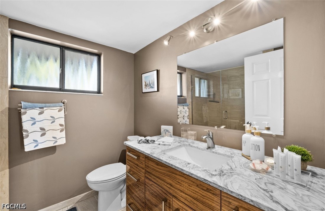 2 Bed Waterfront Home for Sale in Timbercreek, photo 11