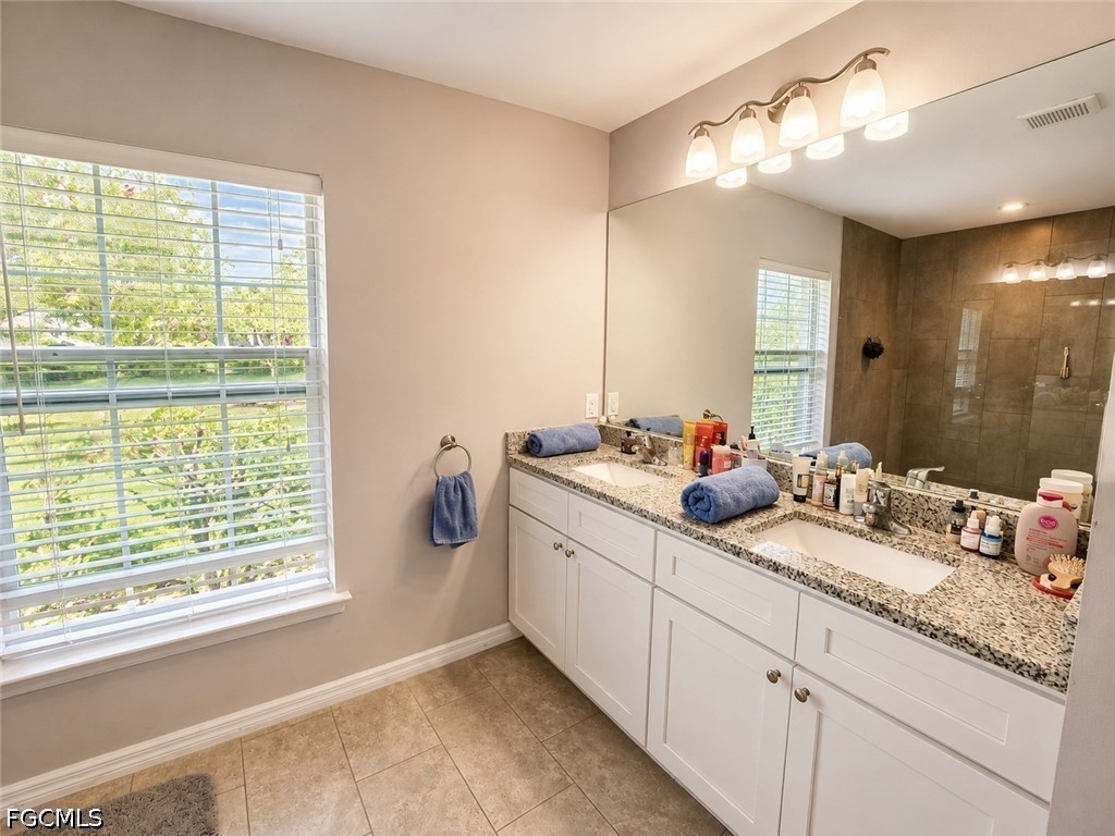 3 Bed Pool Home for Sale in Cape Coral, photo 11