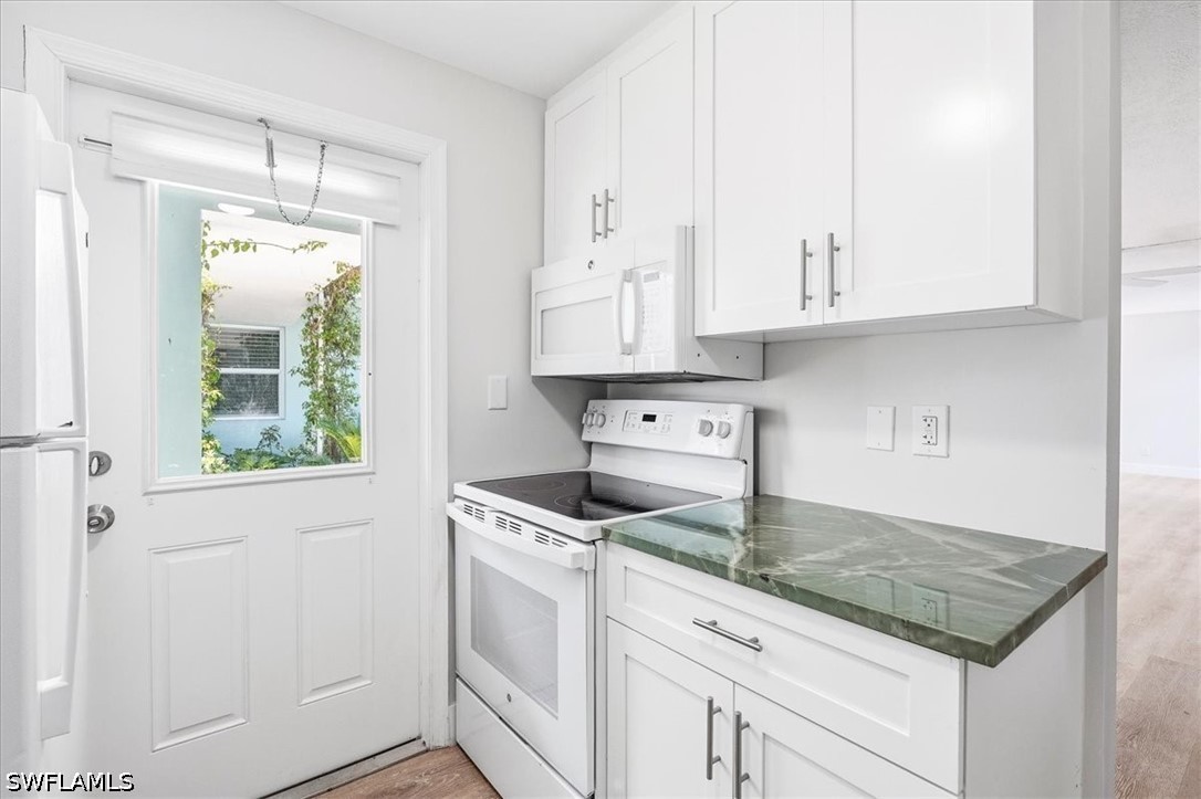 2 Bed Condominium for Sale in Everglades Club, photo 11