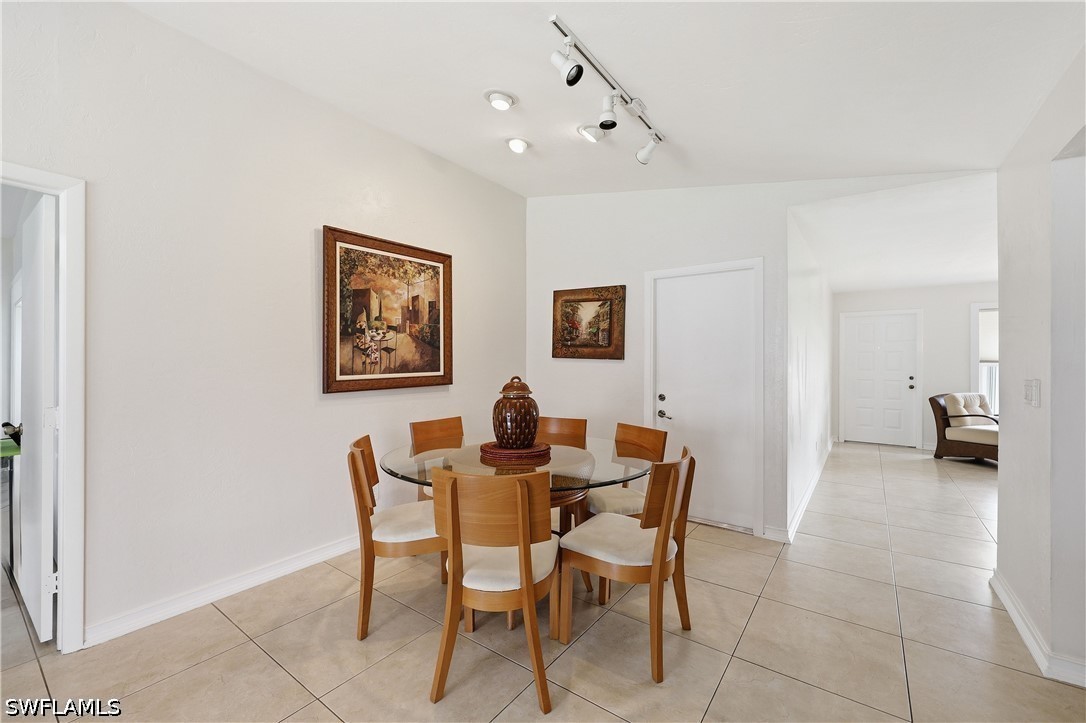3 Bed SingleFamilyResidence for Sale in South Pointe, photo 11