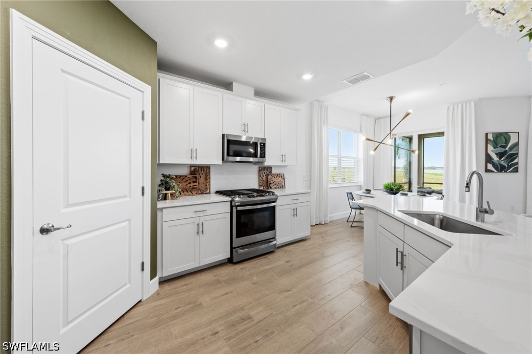 3 Bed Waterfront Home for Sale in Willowgreen, photo 11