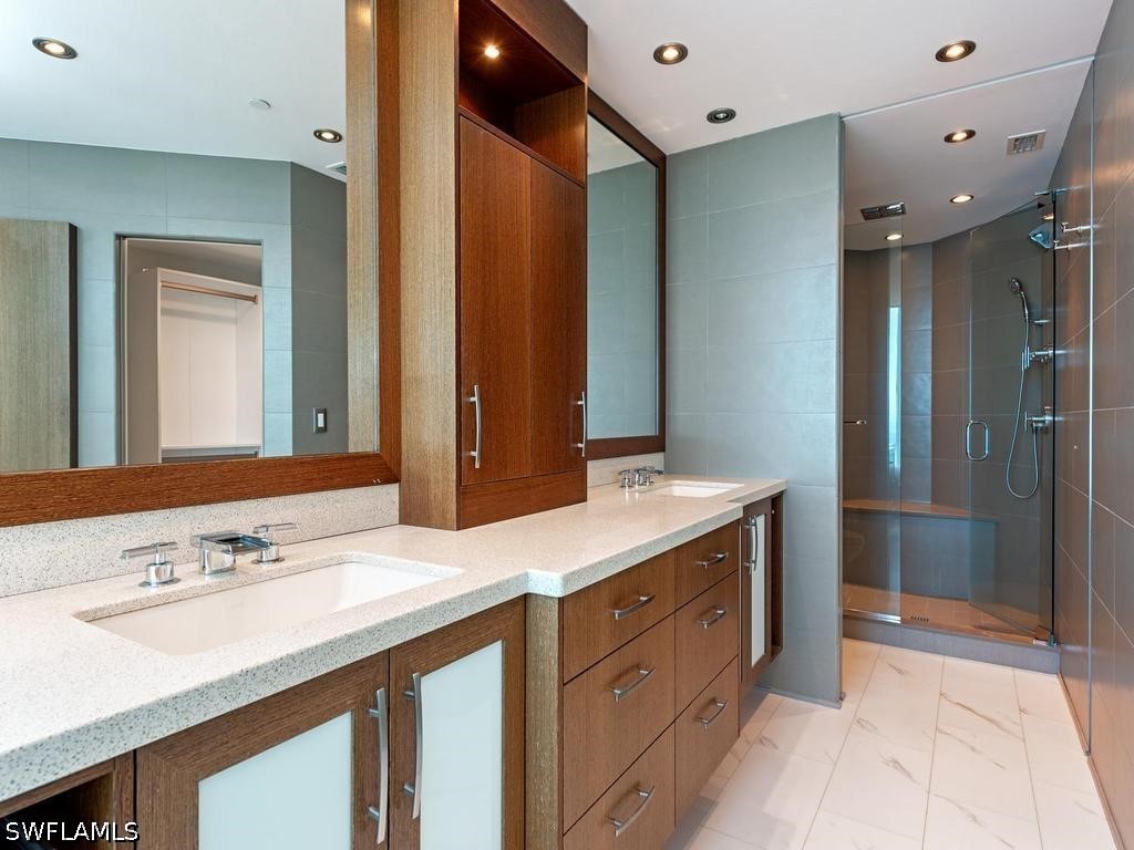 2 Bed Waterfront Home for Sale in Naples, photo 11