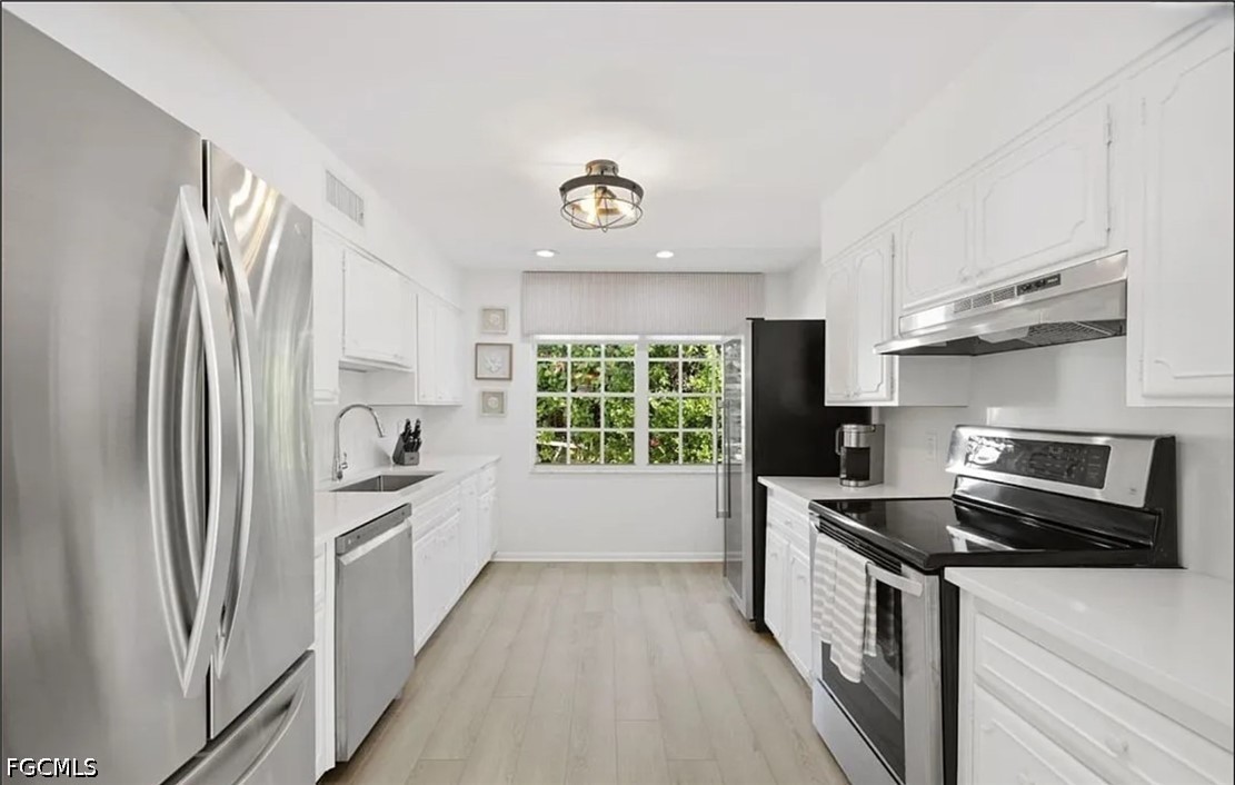 3 Bed SingleFamilyResidence for Sale in Naples, photo 11