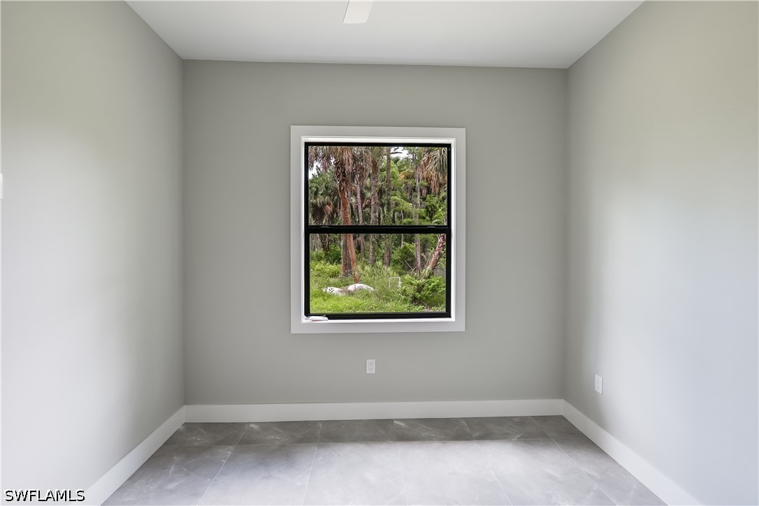 3 Bed SingleFamilyResidence for Sale in Naples, photo 11