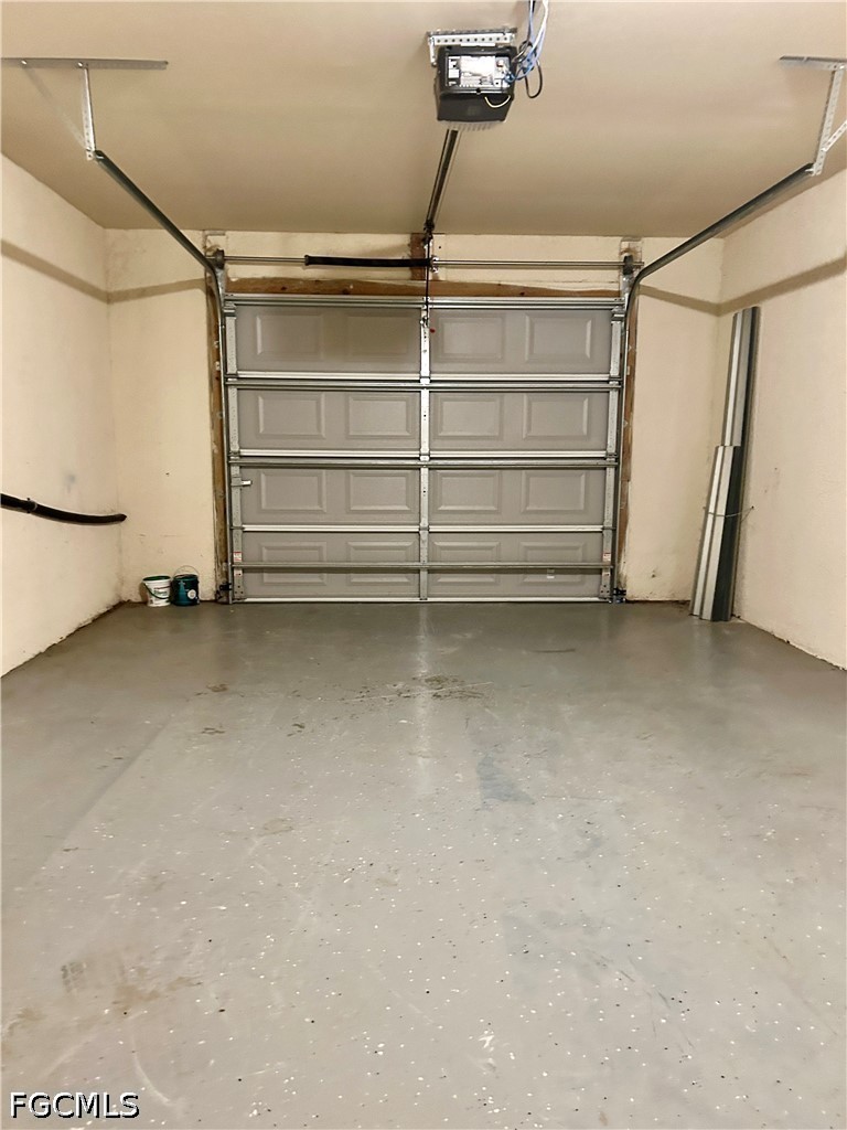 3 Bed Duplex for Sale in Cape Coral, photo 11