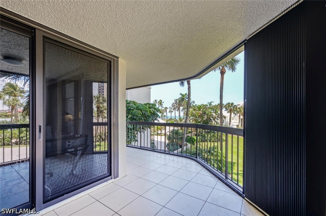 2 Bed Waterfront Home for Sale in Naples, photo 11