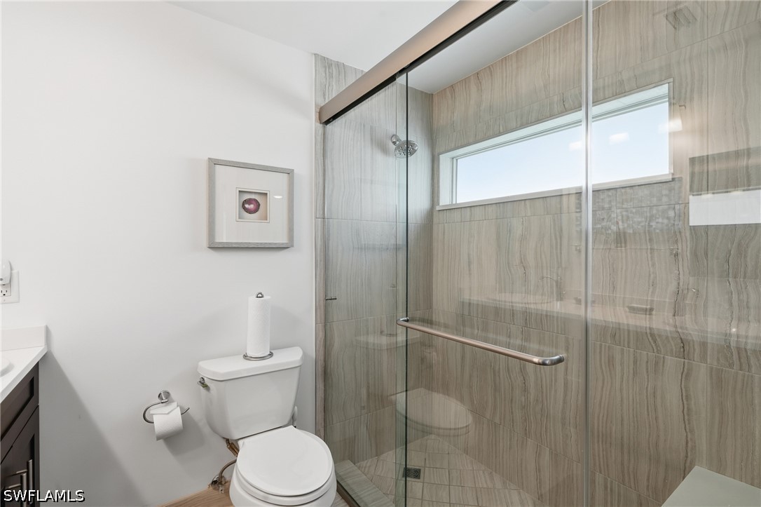 3 Bed Pool Home for Sale in Lakewood, photo 11