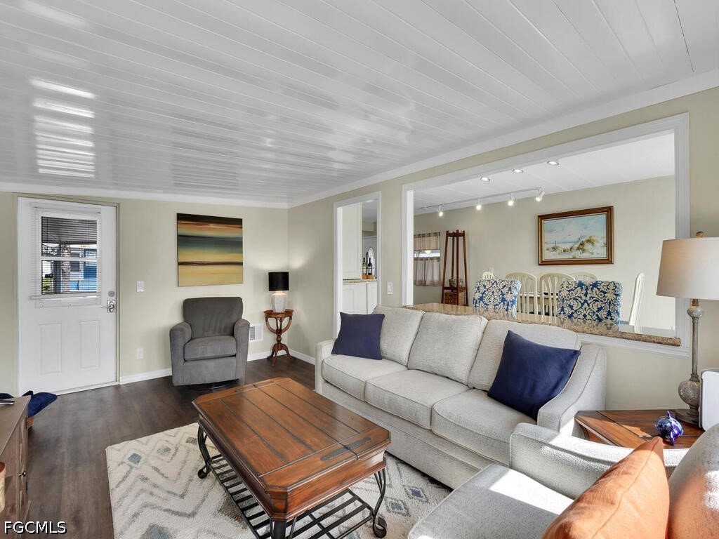 2 Bed Waterfront Home for Sale in Fort Myers, photo 11