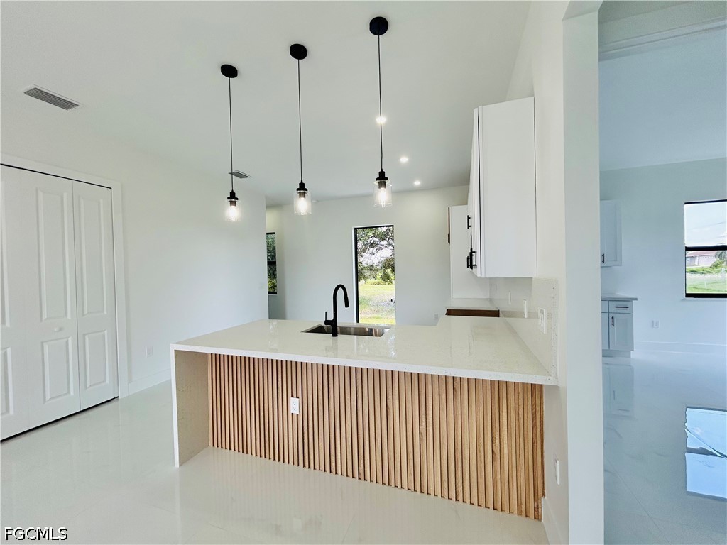 4 Bed SingleFamilyResidence for Sale in Lehigh Acres, photo 11