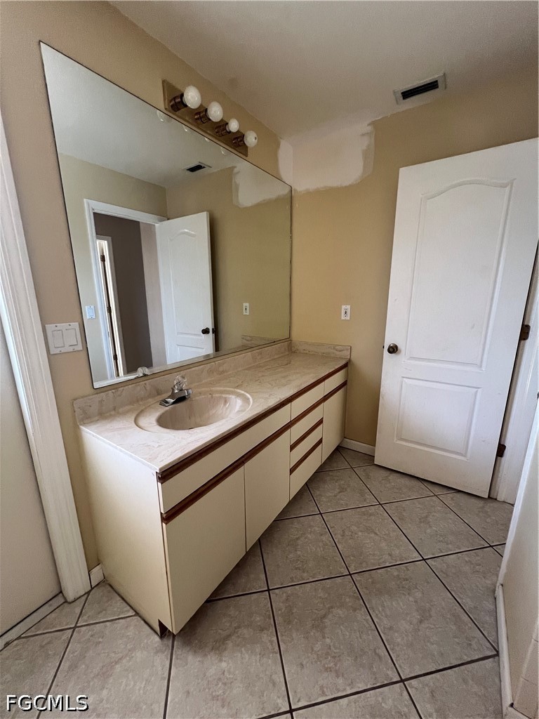 3 Bed Pool Home for Sale in Cape Coral, photo 11