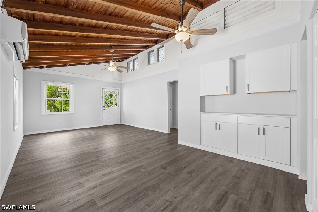 3 Bed SingleFamilyResidence for Sale in Naples, photo 11