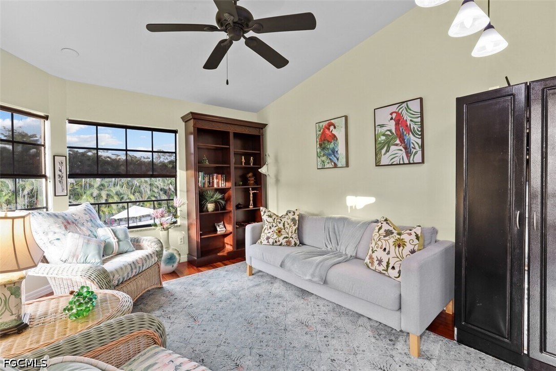8 Bed Pool Home for Sale in Kings Lake, photo 11