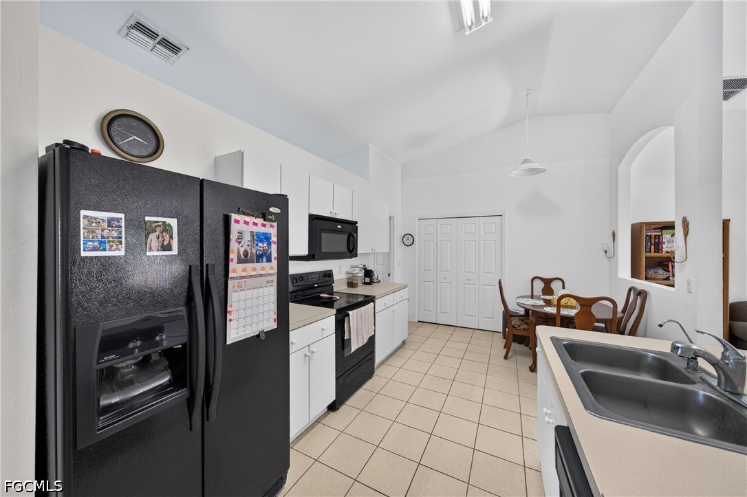 3 Bed SingleFamilyResidence for Sale in Lehigh Acres, photo 11