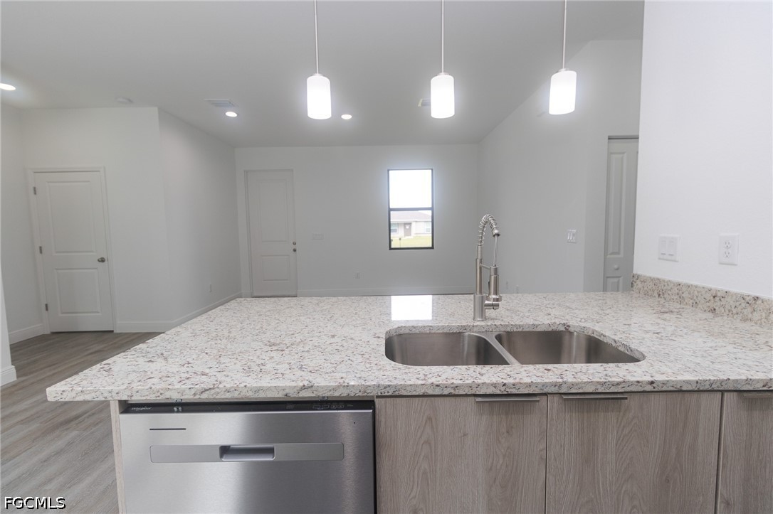 3 Bed SingleFamilyResidence for Sale in Port Labelle, photo 11