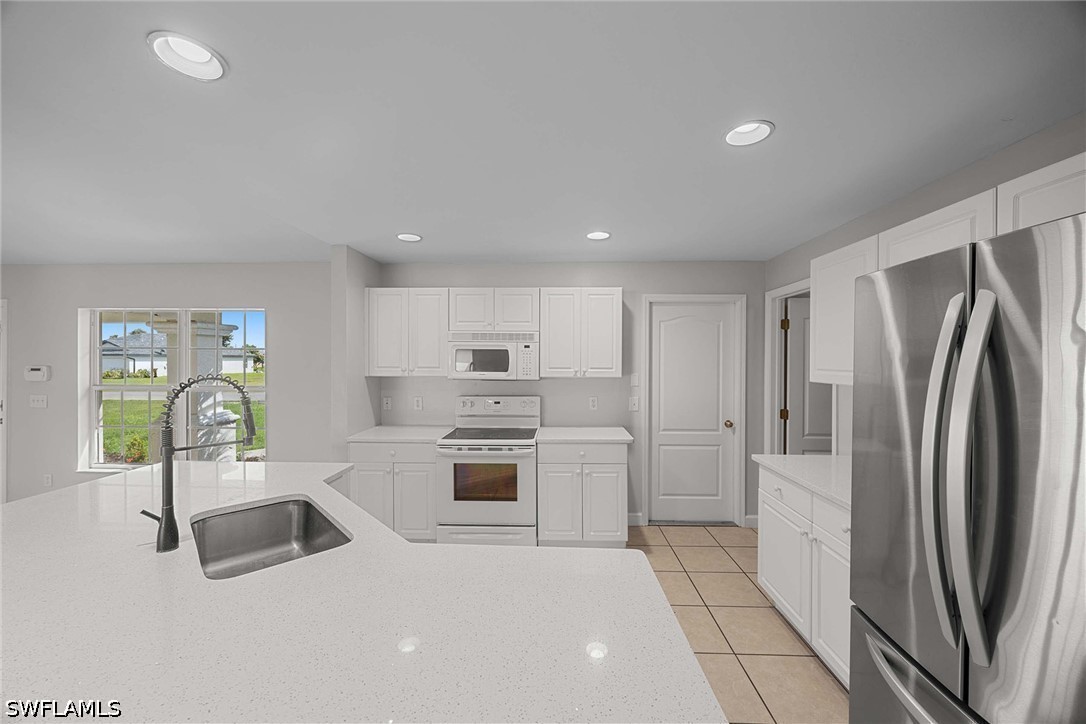 3 Bed SingleFamilyResidence for Sale in Cape Coral, photo 11