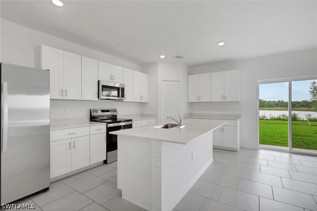 5 Bed Waterfront Home for Sale in Savanna Lakes, photo 11