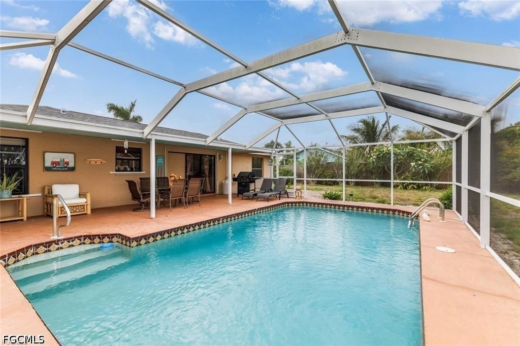 3 Bed Pool Home for Sale in Cape Coral, photo 11