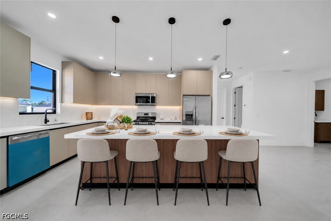 4 Bed SingleFamilyResidence for Sale in Lehigh Acres, photo 11