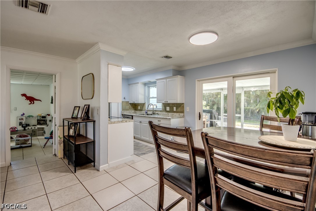 3 Bed SingleFamilyResidence for Sale in Naples, photo 11