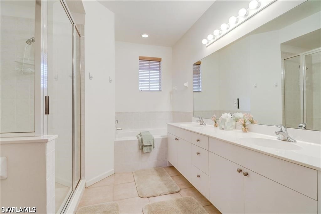 3 Bed Waterfront Home for Sale in Naples, photo 11