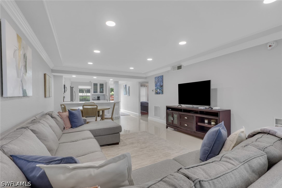 2 Bed Waterfront Home for Sale in Naples, photo 11