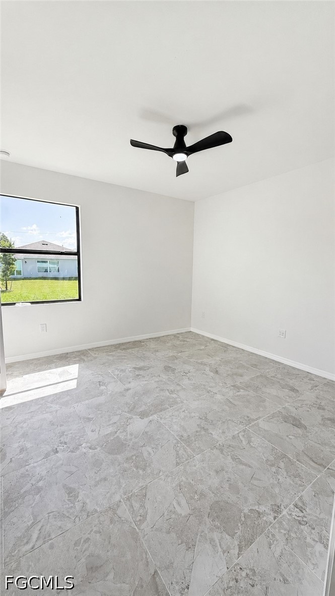 3 Bed SingleFamilyResidence for Sale in Lehigh Acres, photo 11