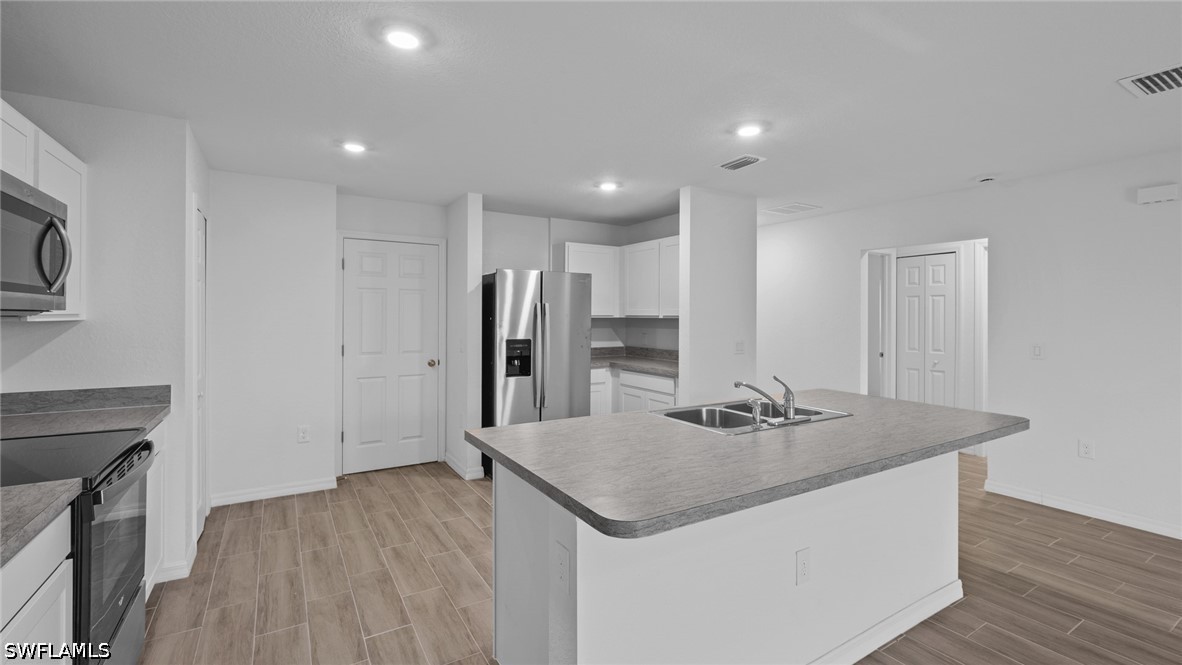4 Bed SingleFamilyResidence for Sale in Cape Coral, photo 11