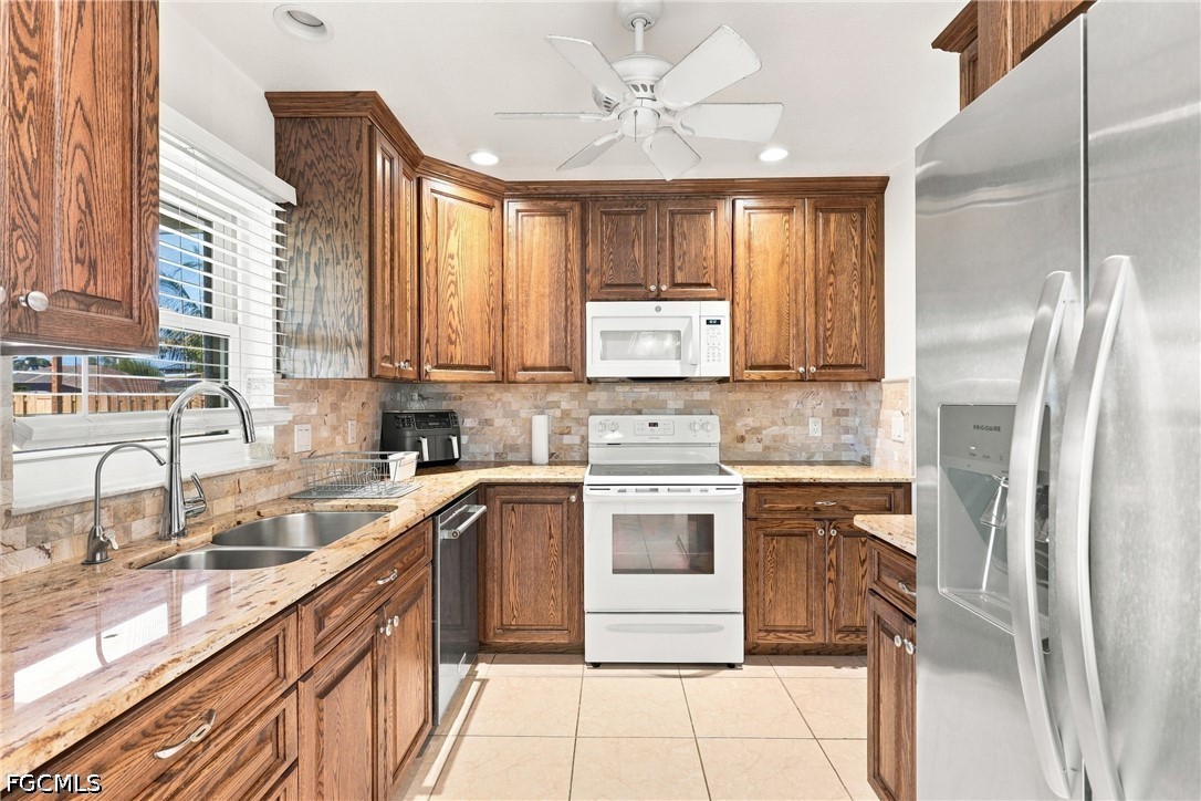 3 Bed SingleFamilyResidence for Sale in Cape Coral, photo 11