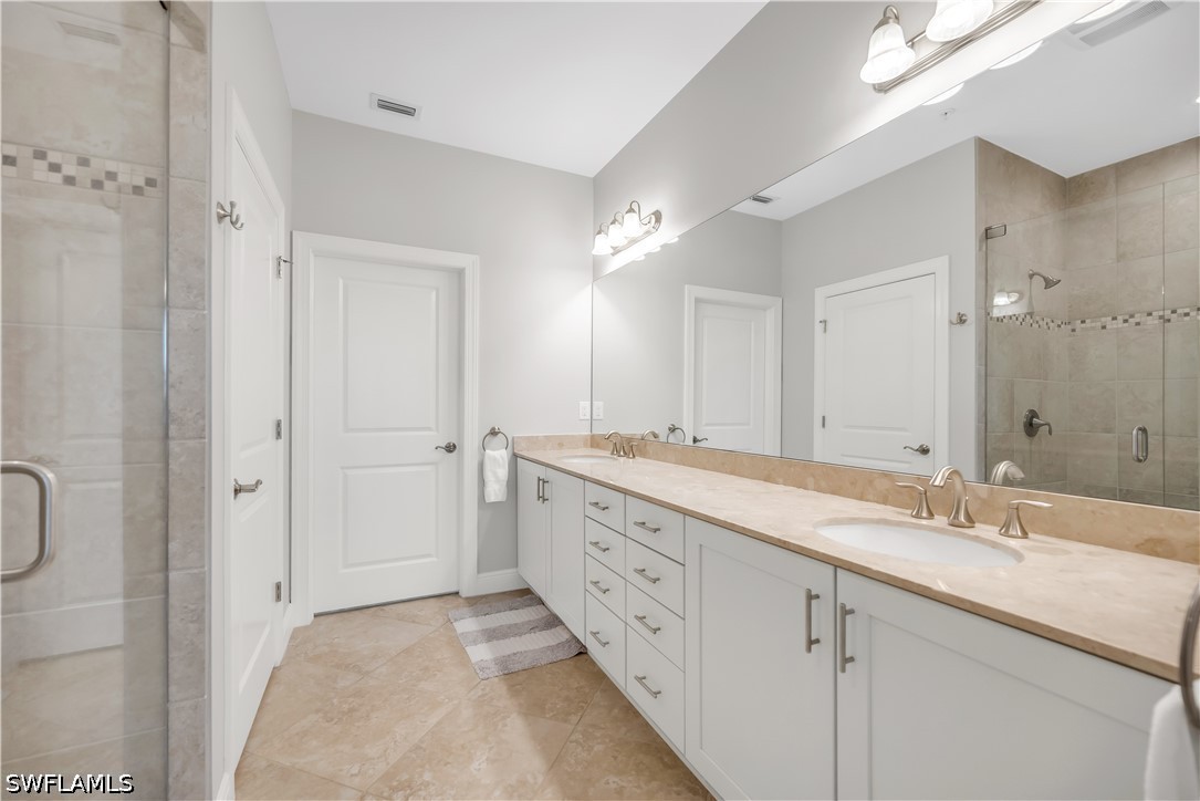 3 Bed Condominium for Sale in Naples, photo 11