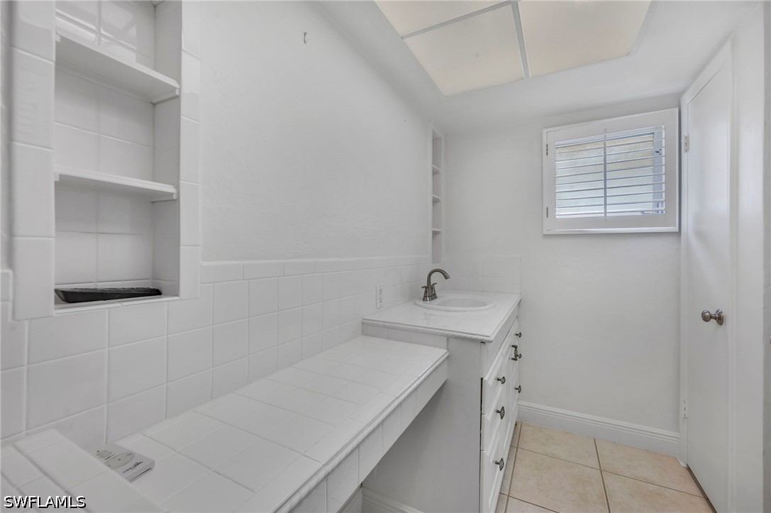 3 Bed Pool Home for Sale in Moorings, photo 11