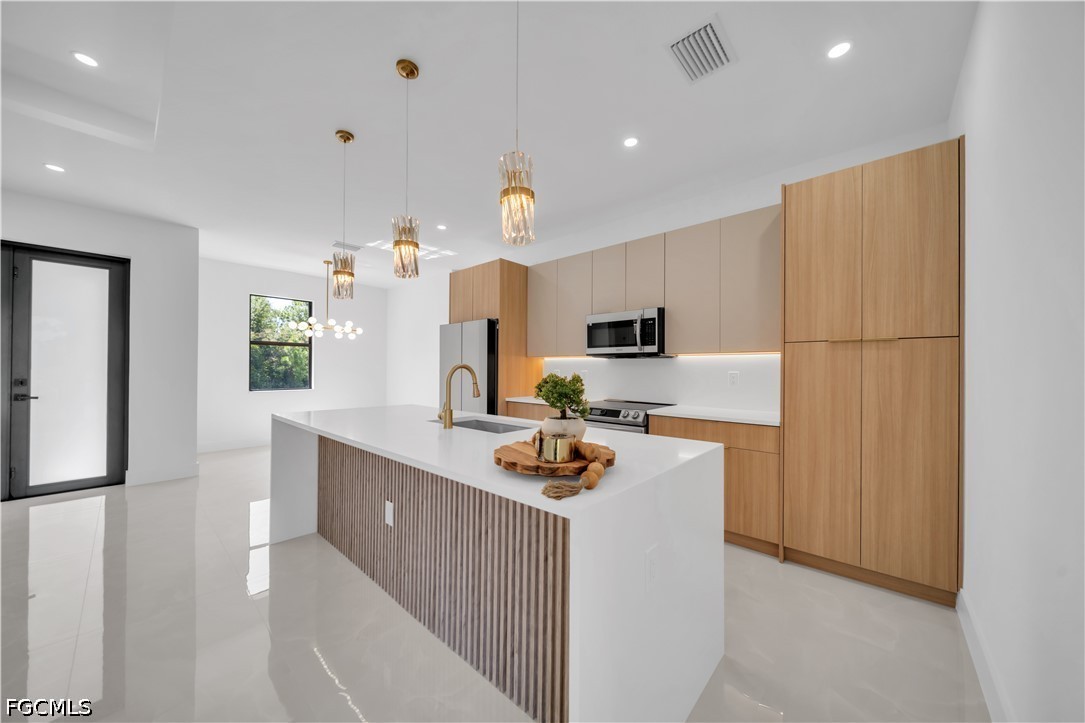 4 Bed SingleFamilyResidence for Sale in Lehigh Acres, photo 11
