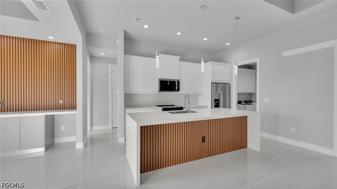 3 Bed SingleFamilyResidence for Sale in Lehigh Acres, photo 11