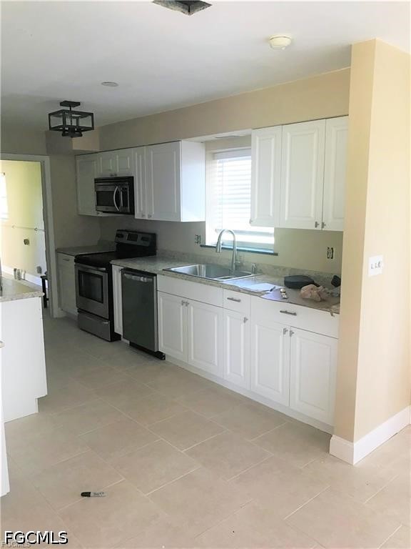 3 Bed SingleFamilyResidence for Sale in Lehigh Acres, photo 11