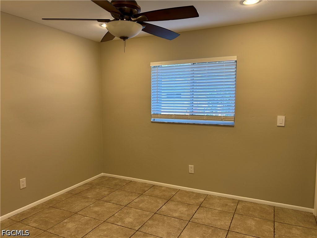 3 Bed SingleFamilyResidence for Sale in Cape Coral, photo 11