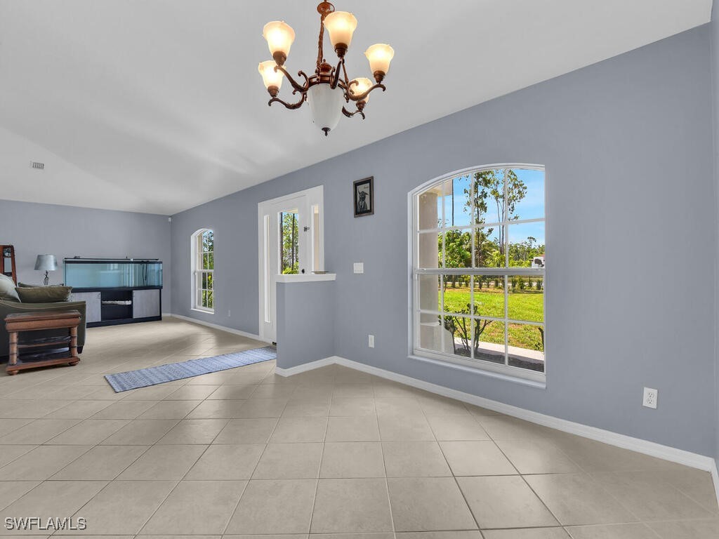 3 Bed SingleFamilyResidence for Sale in Naples, photo 12