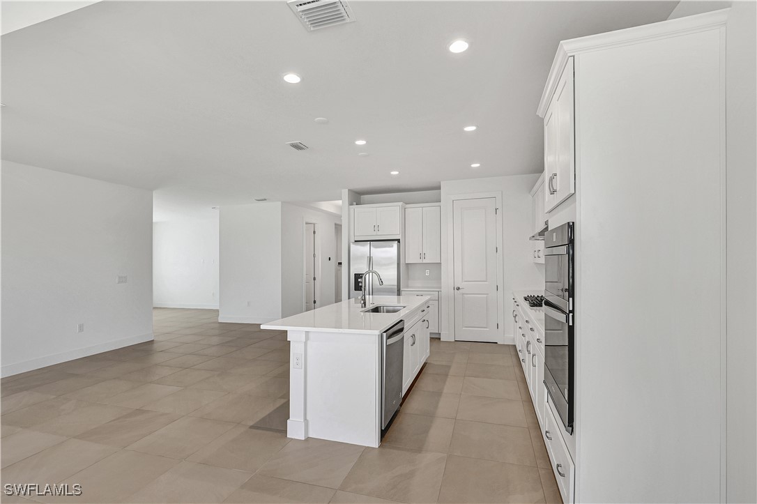 3 Bed Pool Home for Sale in Regency, photo 12
