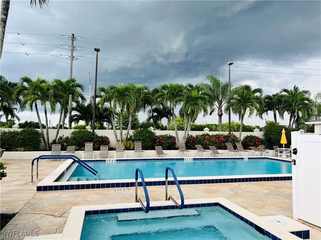 2 Bed ManufacturedHome for Sale in Naples, FL, $208,000 — photo 12