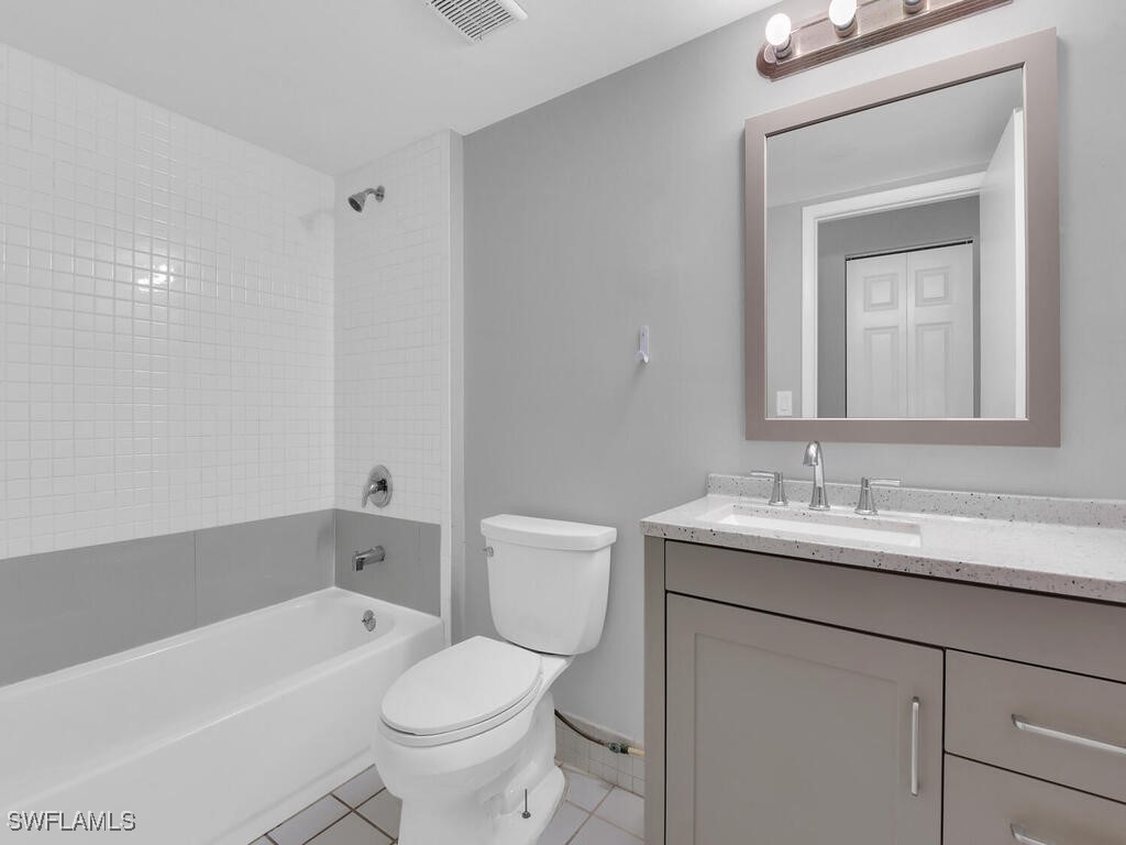 2 Bed Condominium for Sale in Fort Myers, photo 12