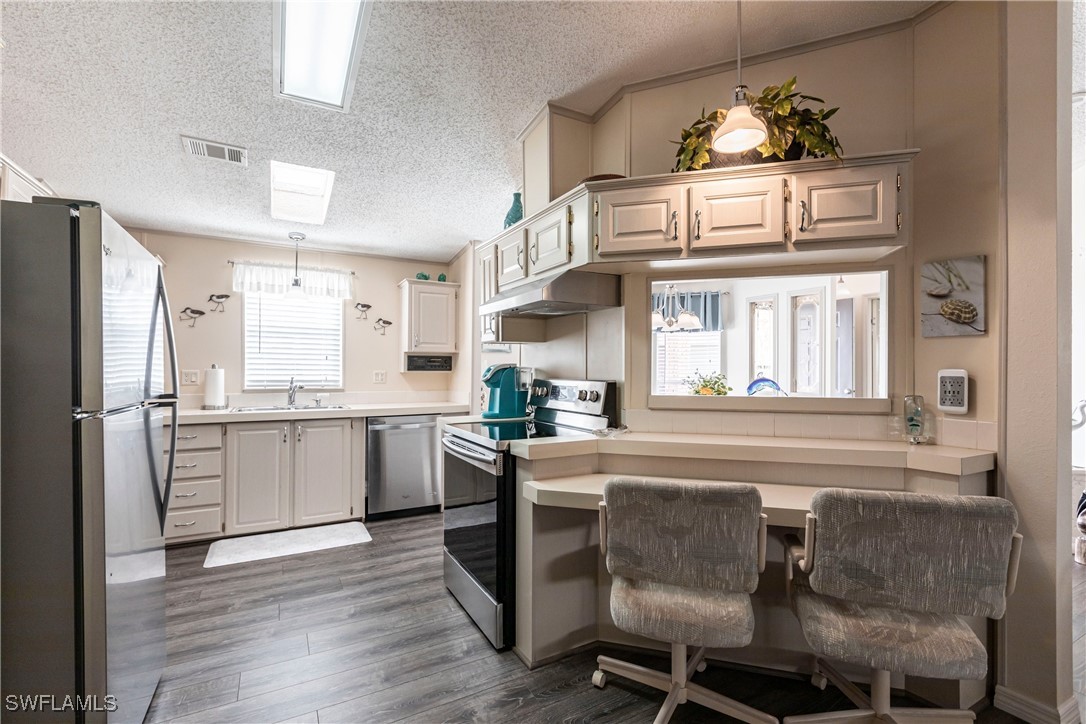 2 Bed ManufacturedHome for Sale in North Fort Myers, FL — photo 12