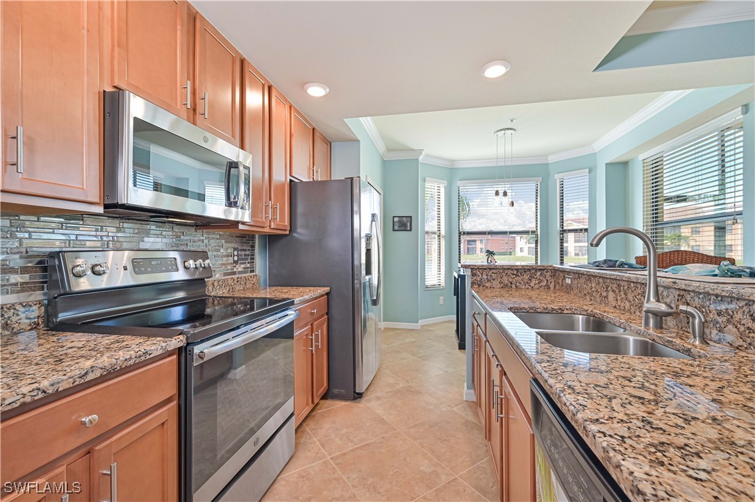 2 Bed Condominium for Sale in Palmetto Cove, FL, $279,900 — photo 12