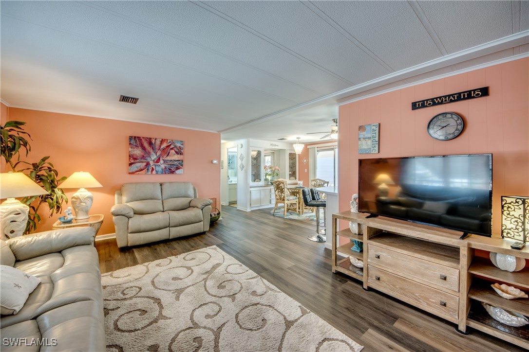 2 Bed ManufacturedHome for Sale in Pine Island Cove, photo 12