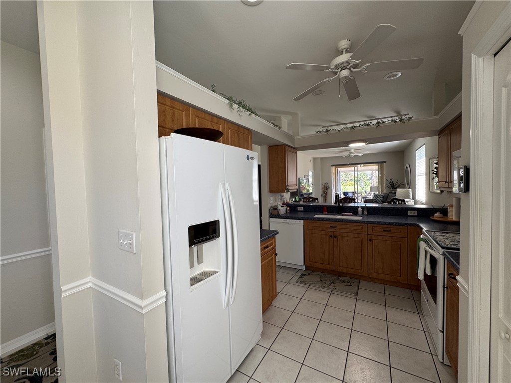 2 Bed Attached for Sale in Stoneybrook, FL — photo 12