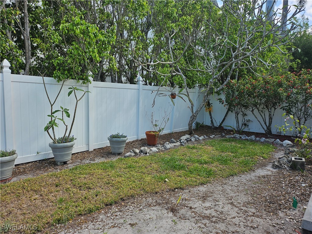 2 Bed SingleFamilyResidence for Sale in Rusty Pelican, photo 12
